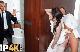 Порно девушка дрочит парню в бане