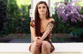 Смотреть порно лесбиянка пристает