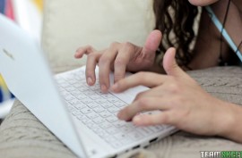 Русское порно ебут втроем